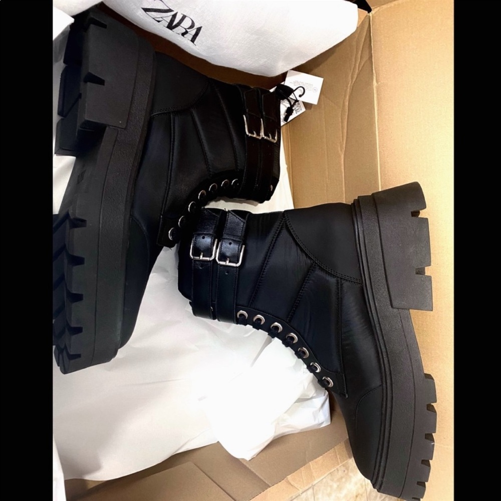 Zara black thick sole lace ups , quilted , doble buckled ,combat boots - Picture 9 of 12